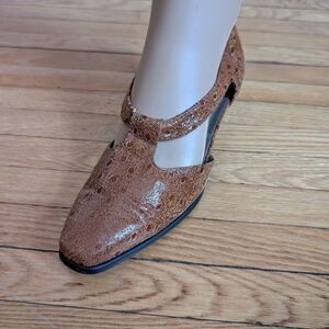 Vintage 70s Ros Hommerson Leather Shoes T-Strap Brown Dancing Heels Croc Size 6